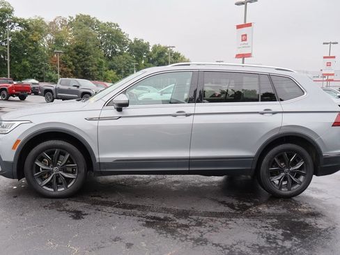 Used 2024 Volkswagen Tiguan SE AWD/4WD image 3