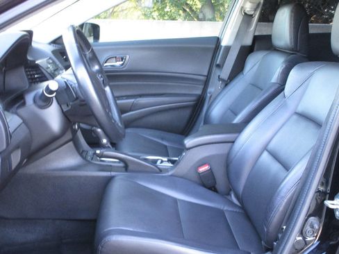 Used 2017 Acura ILX image 8