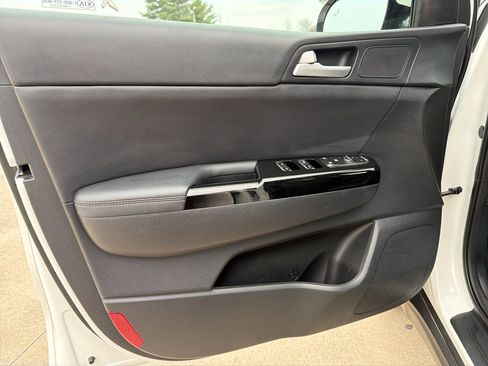 Used 2022 Kia Sportage EX image 21