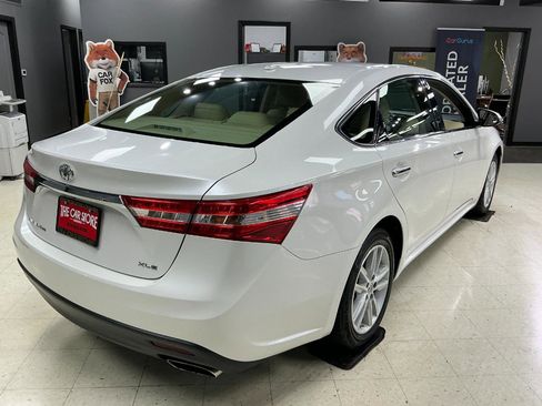 Used 2015 Toyota Avalon XLE image 3