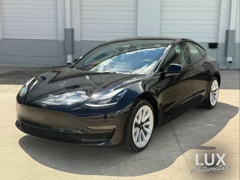 Used 2023 Tesla Model 3 Standard Range RWD image 1