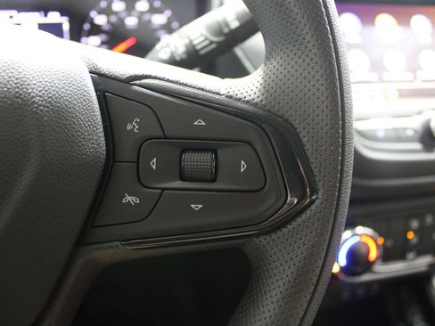 Used 2023 Chevrolet TrailBlazer LT FWD image 39