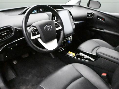 Used 2019 Toyota Prius Prime Premium image 2