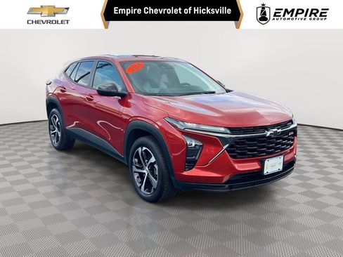 Used 2024 Chevrolet Trax RS w/ Driver Confidence Package FWD image 1
