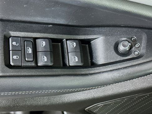 Used 2023 Jeep Grand Cherokee Limited w/ Luxury Tech Group II image 15