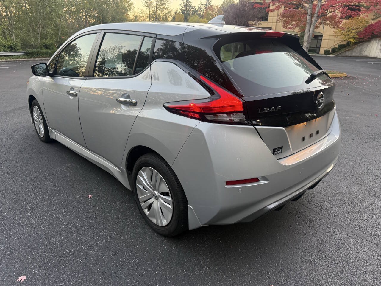 Used 2025 Nissan Leaf S FWD image 5