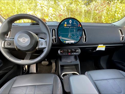 Certified 2025 MINI Cooper Countryman S w/ Comfort Package Max image 15