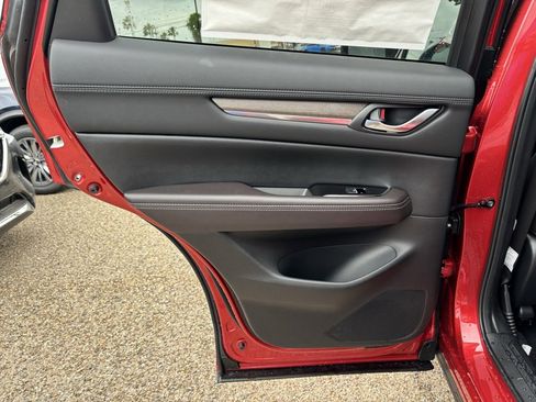 New 2025 MAZDA CX-5 Signature image 17