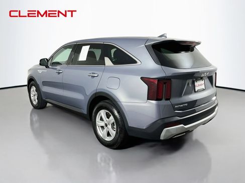 Used 2024 Kia Sorento LX FWD image 8