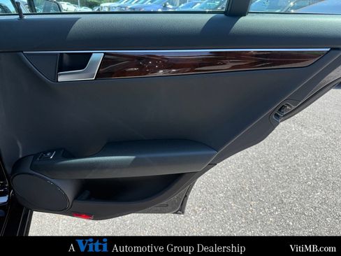 Used 2014 Mercedes-Benz C 300 4MATIC Sedan image 25
