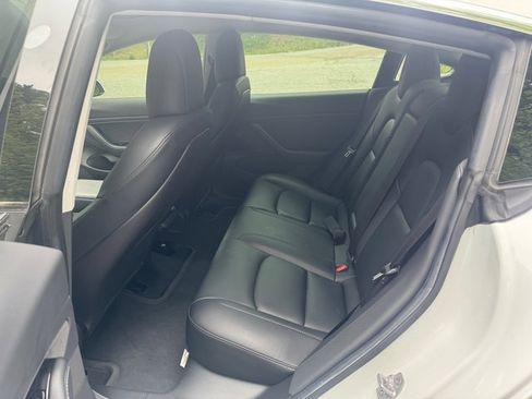 Used 2019 Tesla Model 3 Mid Range RWD image 13
