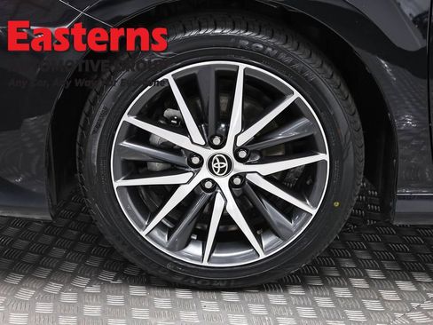 Used 2022 Toyota Camry XLE image 32