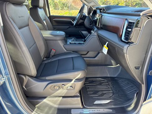 New 2026 GMC Sierra 2500 Denali w/ Denali Reserve Package image 15