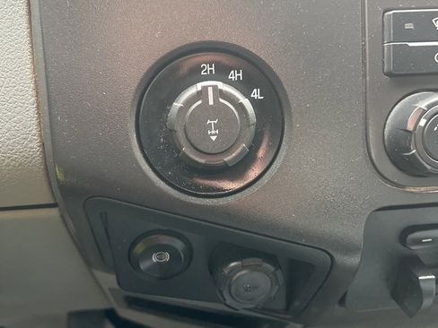 Used 2016 Ford F250 XL w/ Power Equipment Group image 27