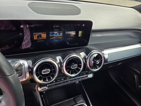 Used 2020 Mercedes-Benz GLB 250 4MATIC image 37