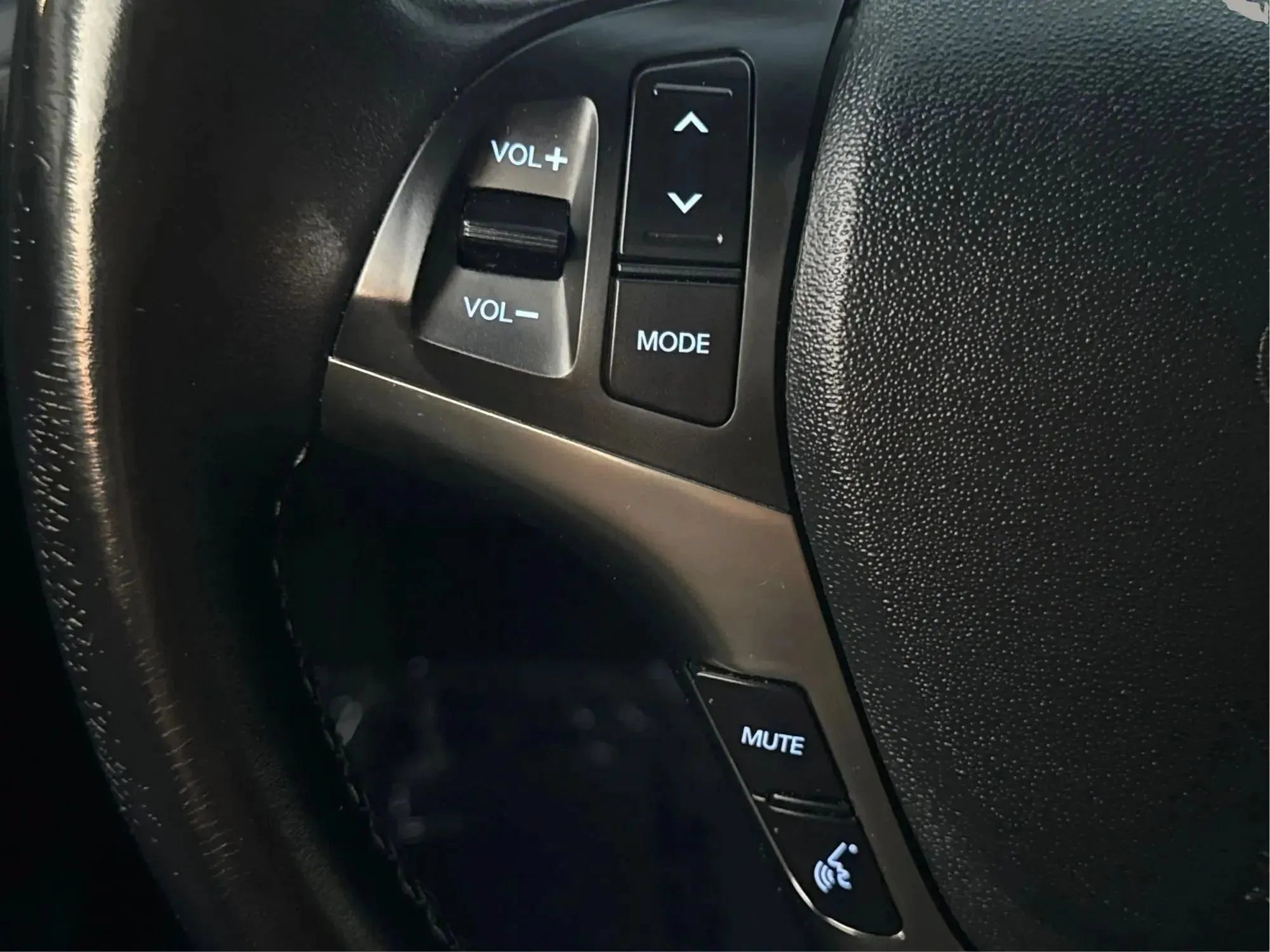 Used 2013 Hyundai Genesis 2.0T RWD image 25