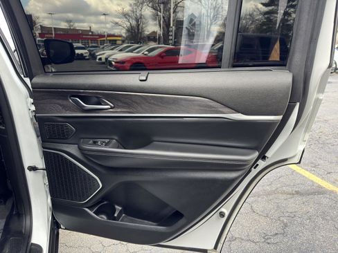 Used 2021 Jeep Grand Cherokee L Limited w/ Luxury Tech Group II image 40