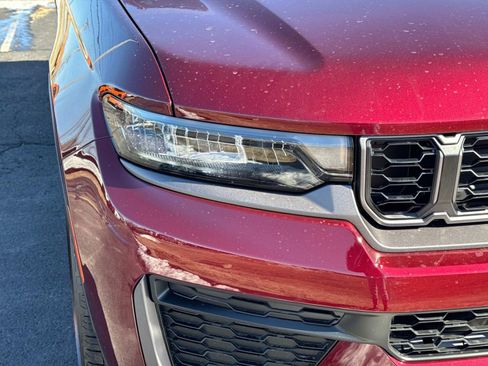 New 2026 Jeep Grand Cherokee Altitude AWD/4WD image 10