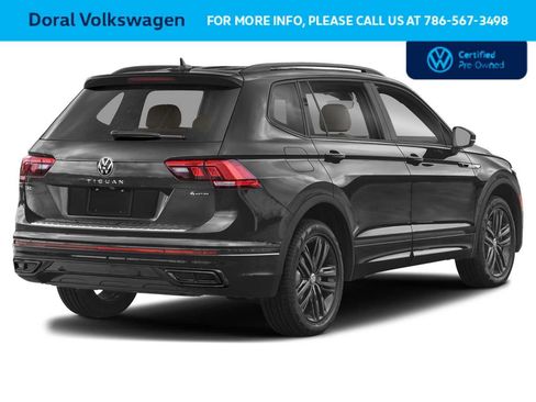 Used 2023 Volkswagen Tiguan SE R-Line image 2