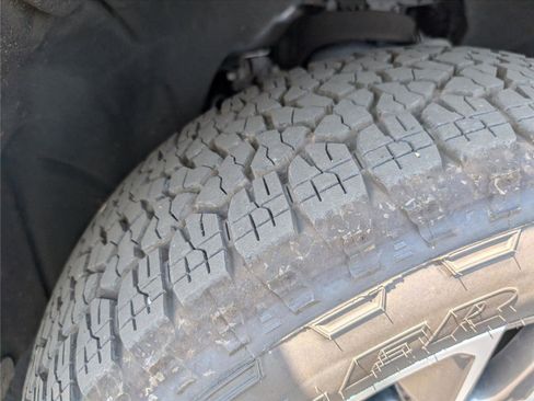 Used 2023 Chevrolet Silverado 1500 LT image 42