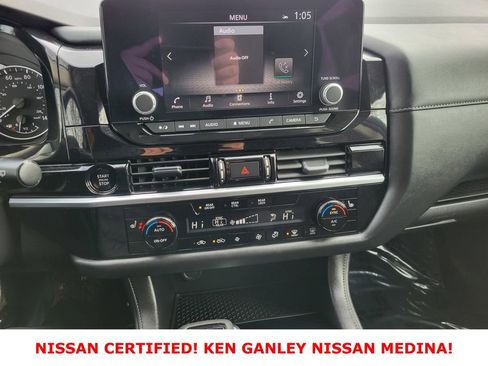 Certified 2025 Nissan Pathfinder SV image 26