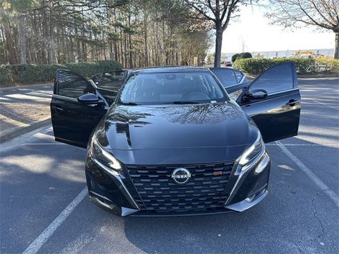 Used 2023 Nissan Altima 2.5 SR w/ SR Premium Package image 27