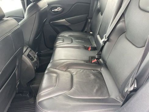 Used 2021 Jeep Cherokee Latitude Lux w/ Comfort/Convenience Group image 21