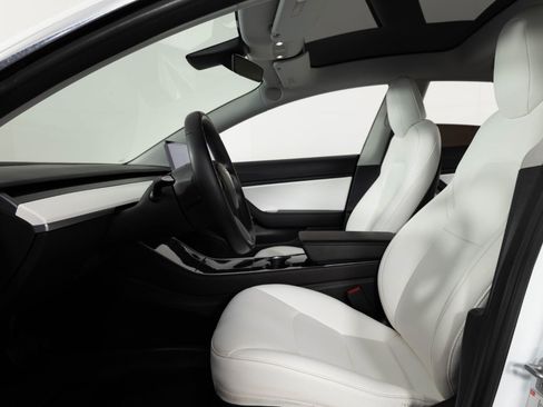 Used 2018 Tesla Model 3 Long Range image 15