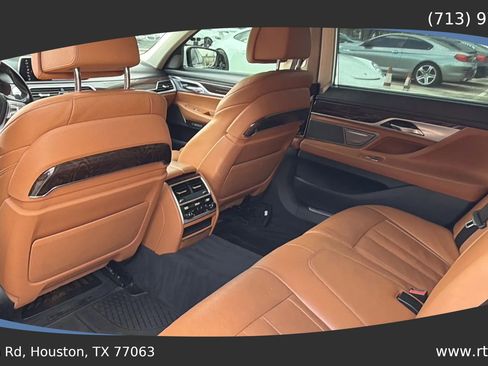 Used 2018 BMW 740i xDrive AWD/4WD image 29