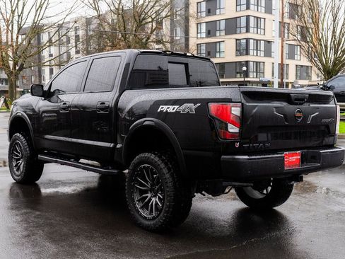 Used 2021 Nissan Titan PRO-4X w/ Pro-4x Convenience Package image 4