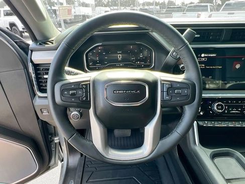 Used 2025 GMC Sierra 2500 Denali w/ Denali Reserve Package AWD/4WD image 12