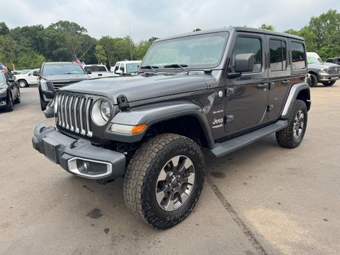 Used 2018 Jeep Wrangler Unlimited Sahara w/ Uconnect 4C Nav & Sound Group AWD/4WD image 1