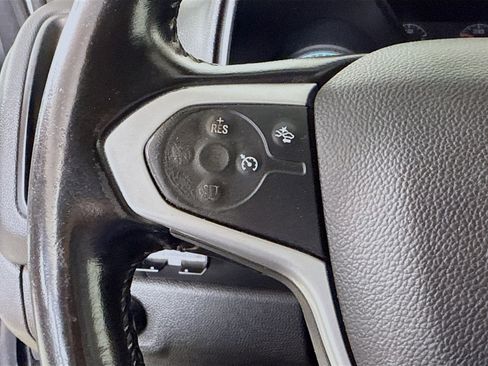 Used 2021 Chevrolet Colorado LT w/ Safety Package image 11