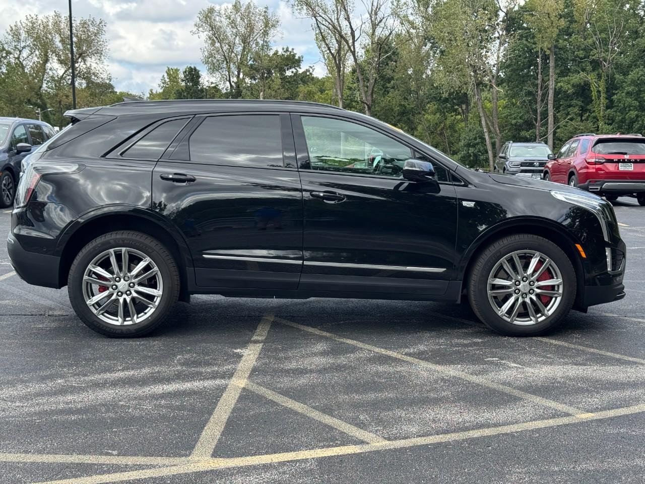 Used 2023 Cadillac XT5 Sportv w/ Technology Package AWD/4WD image 3