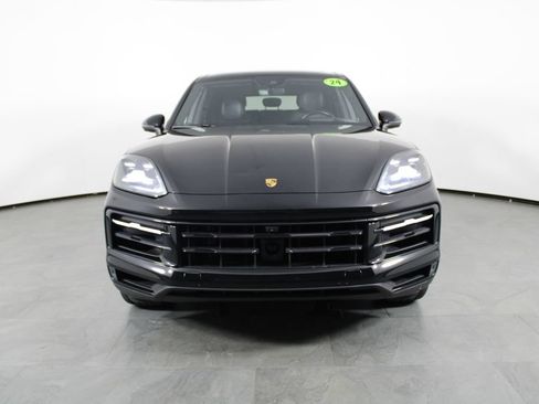 Used 2024 Porsche Cayenne AWD/4WD image 11