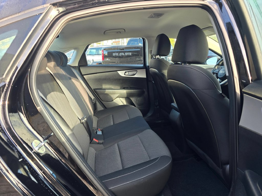 Used 2022 Kia Forte LXS FWD image 12
