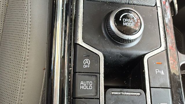 Used 2025 Kia Sorento SX FWD image 30