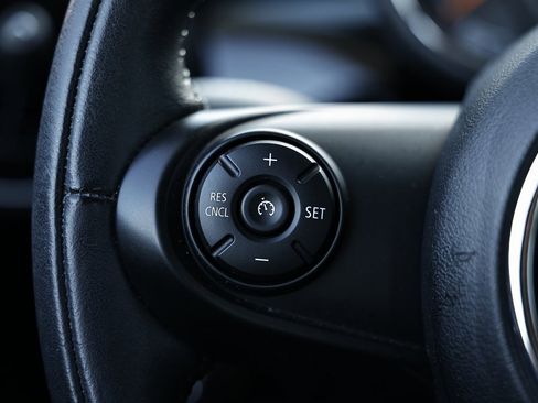 Used 2019 MINI Cooper 2-Door Hardtop w/ Storage Package image 29