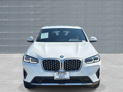 Used 2025 BMW X4 xDrive30i image 3