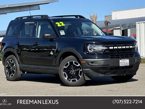 Used 2022 Ford Bronco Sport Outer Banks w/ Tech Package image 1