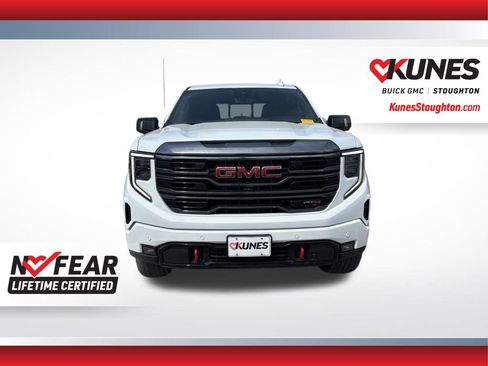Used 2024 GMC Sierra 1500 AT4 w/ Technology Package AWD/4WD image 2