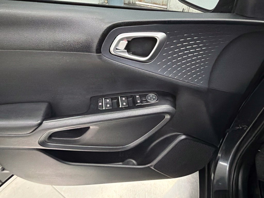 Used 2020 Kia Soul EX w/ Option Group 015 FWD image 21