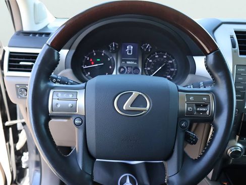 Used 2019 Lexus GX 460 Premium AWD/4WD image 29