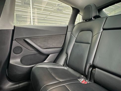 Used 2021 Tesla Model Y Long Range image 21