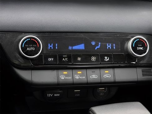 Used 2022 Hyundai Elantra SEL image 30