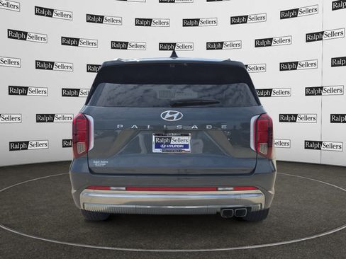 Used 2023 Hyundai Palisade Calligraphy w/ Winter Package FWD image 5