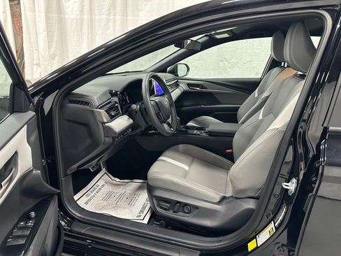 Used 2025 Toyota Camry SE image 10