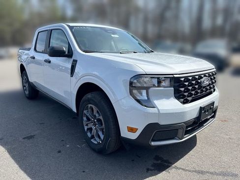 Used 2026 Ford Maverick XLT AWD/4WD image 2