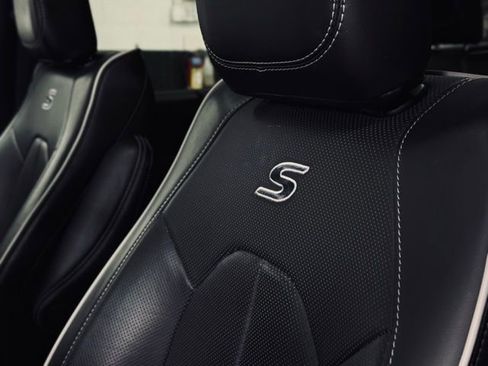 Certified 2025 Chrysler Pacifica Limited image 18