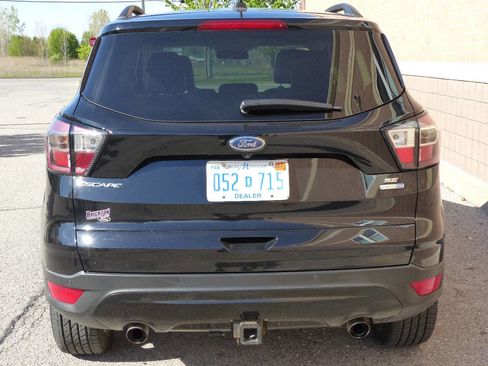 Used 2017 Ford Escape SE w/ Equipment Group 201A AWD/4WD image 9